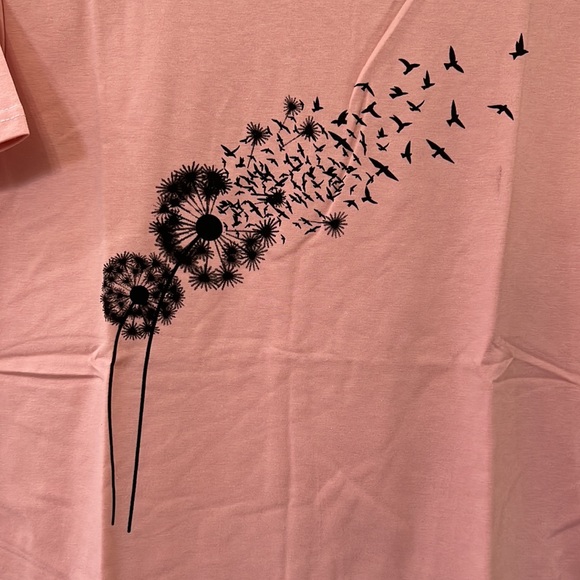 NWOT-Women’s Sz S Peachy Pink Dandelion Short Sleeve T-shirt - Picture 2 of 7